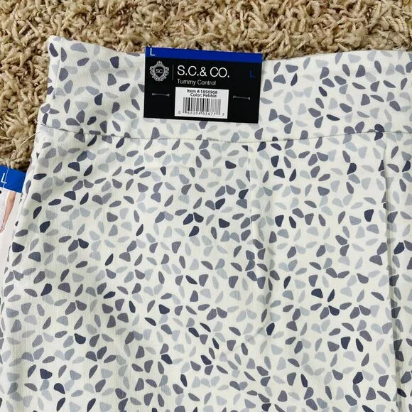 S.C. & CO. Women's Tummy Control Skort Pebble, Size Large (New) - Picture 11 of 16